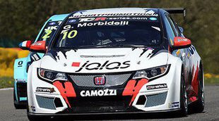 Gianni Morbidelli consigue la pole en Imola