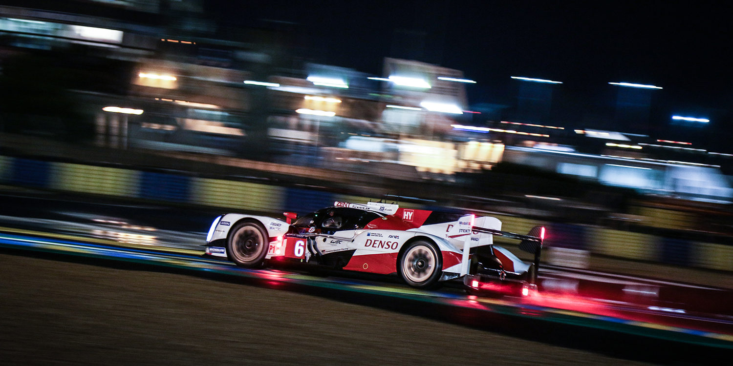 Toyota sigue líder a mitad de las 24 Horas de Le Mans