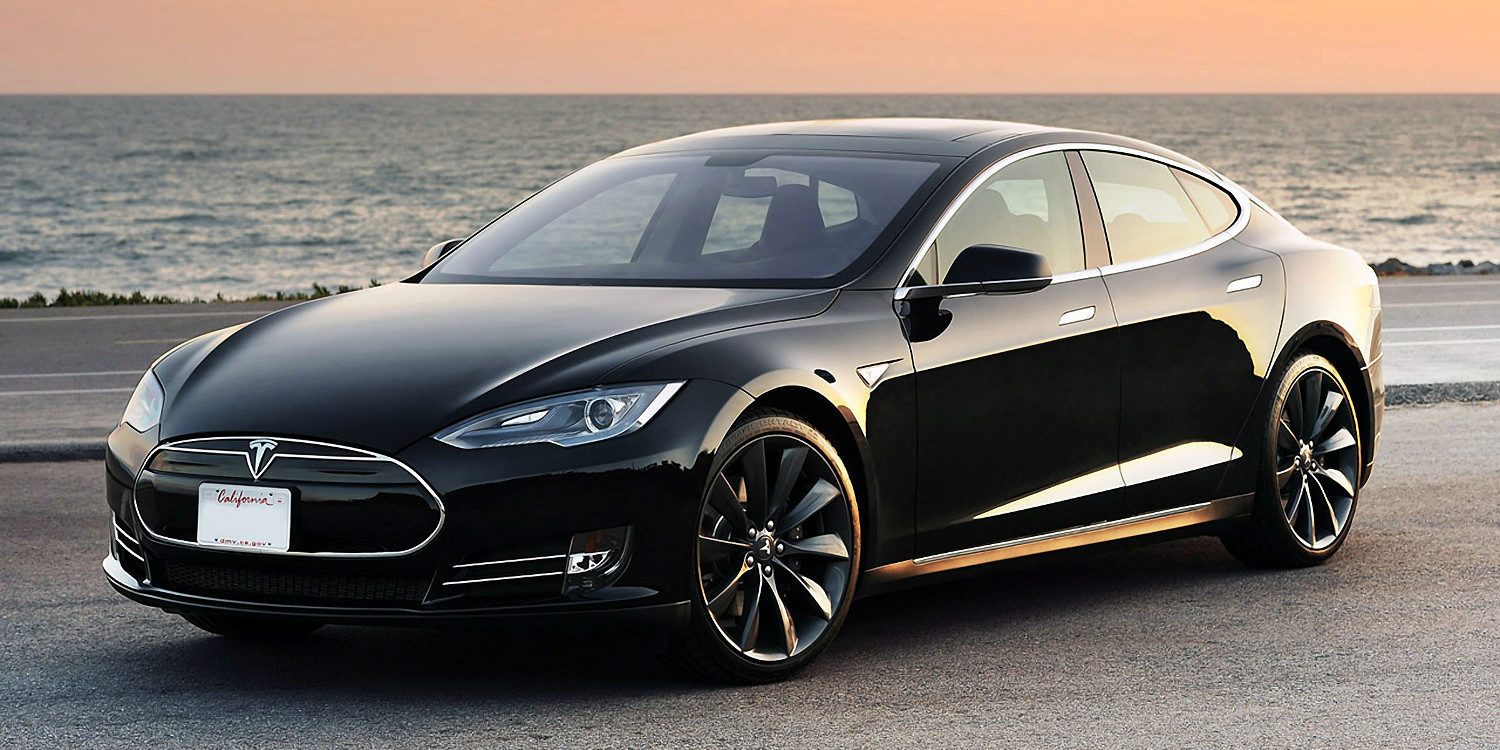 Tesla confirmó la conducción autónoma
