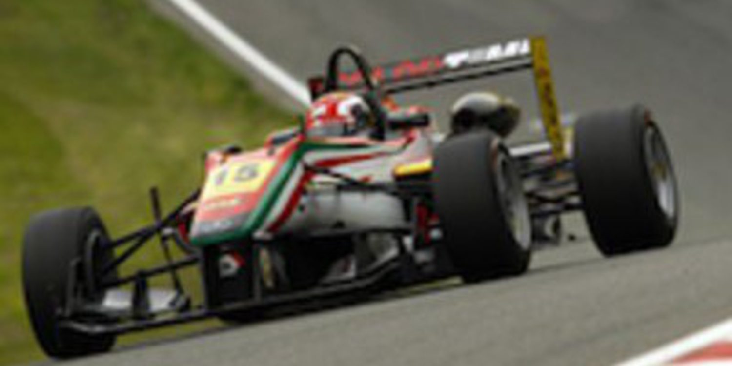 Raffaele Marciello dobla en Brands Hatch, es líder del europeo y Juncadella se mantiene en Euroseries