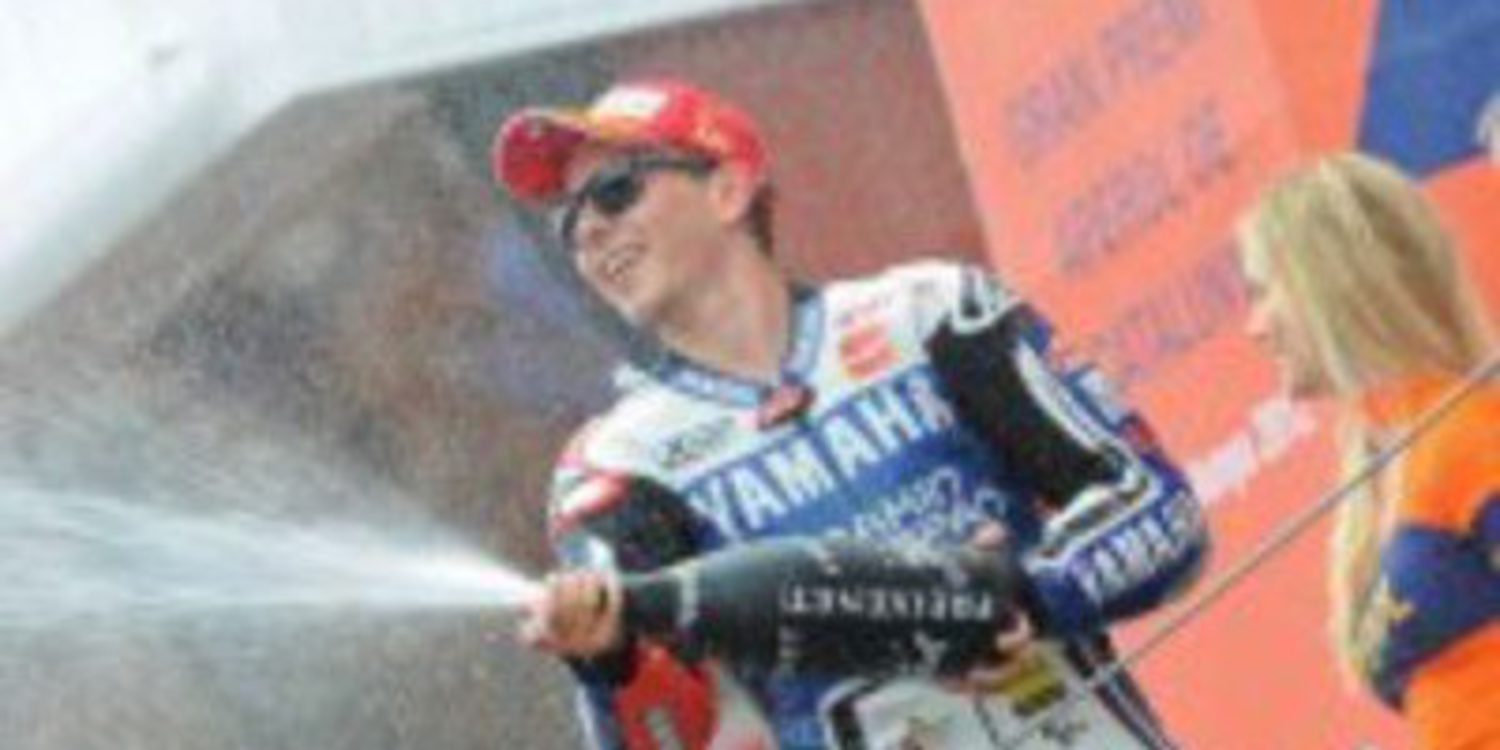 Jorge Lorenzo permanecerá en Yamaha por dos temporadas más