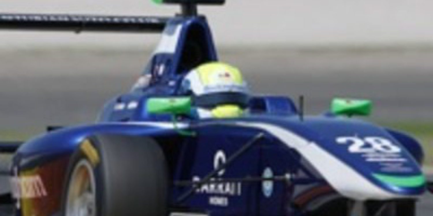 William Buller se lleva el mejor tiempo de los test de GP3 en Valencia