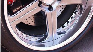 Cómo saber cuándo balancear los neumáticos de tu coche