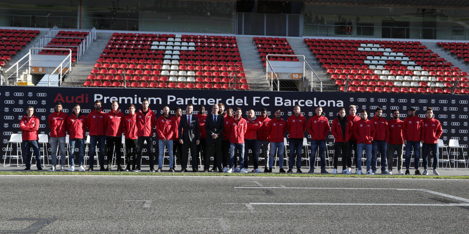 Los jugadores del Barça reciben sus nuevos Audi en Montmeló