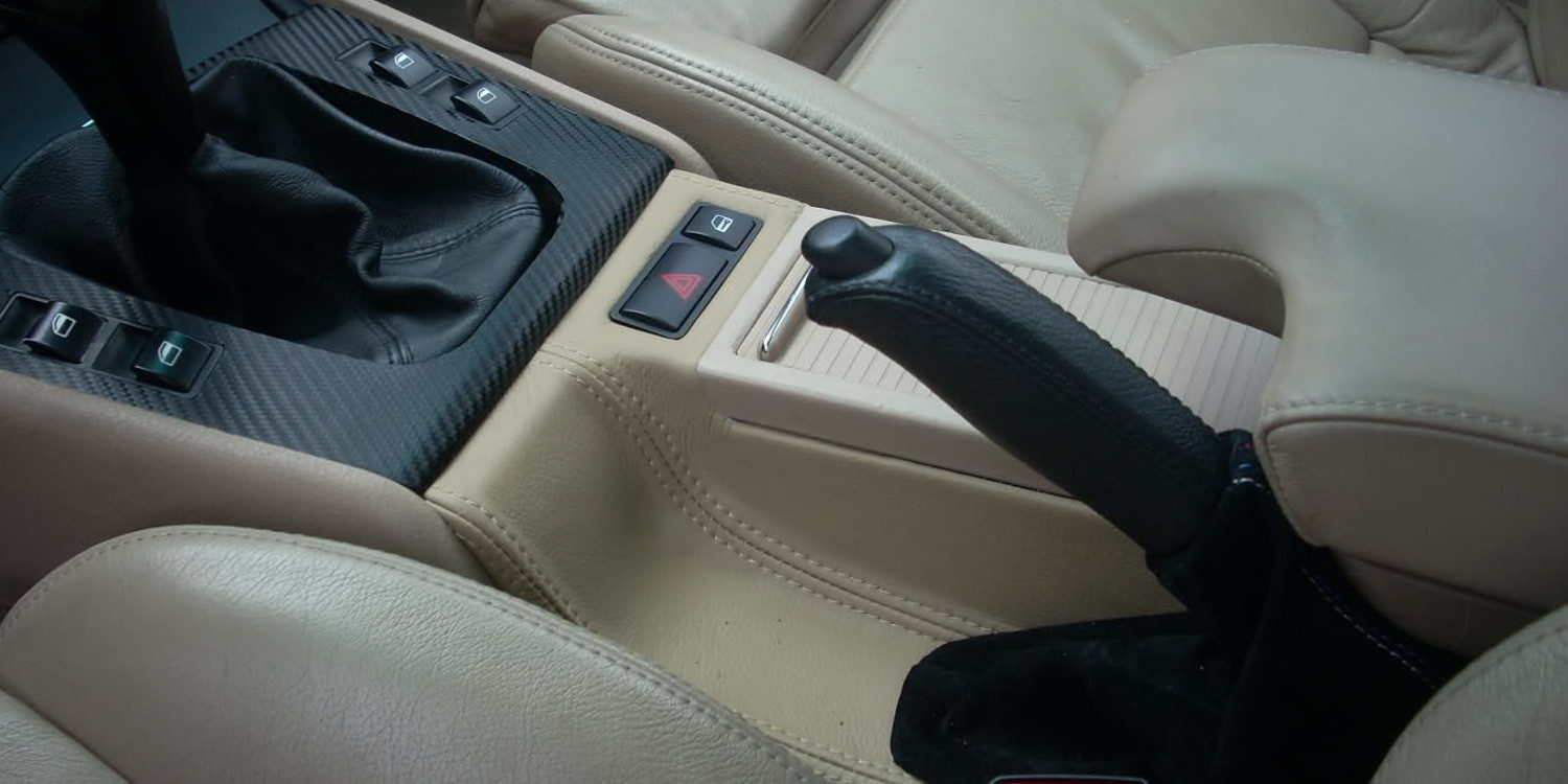 El freno de mano: tipos y funcionamiento - Todos los secretos que cuidan de  tu coche. El blog de Midas
