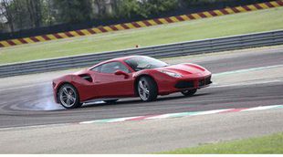 Ferrari presenta en 2018 la versión mejorada del modelo 488