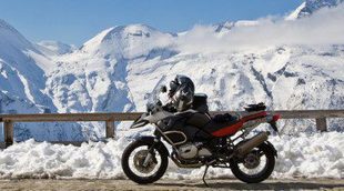 Conduzca eficientemente su motocicleta en la nieve