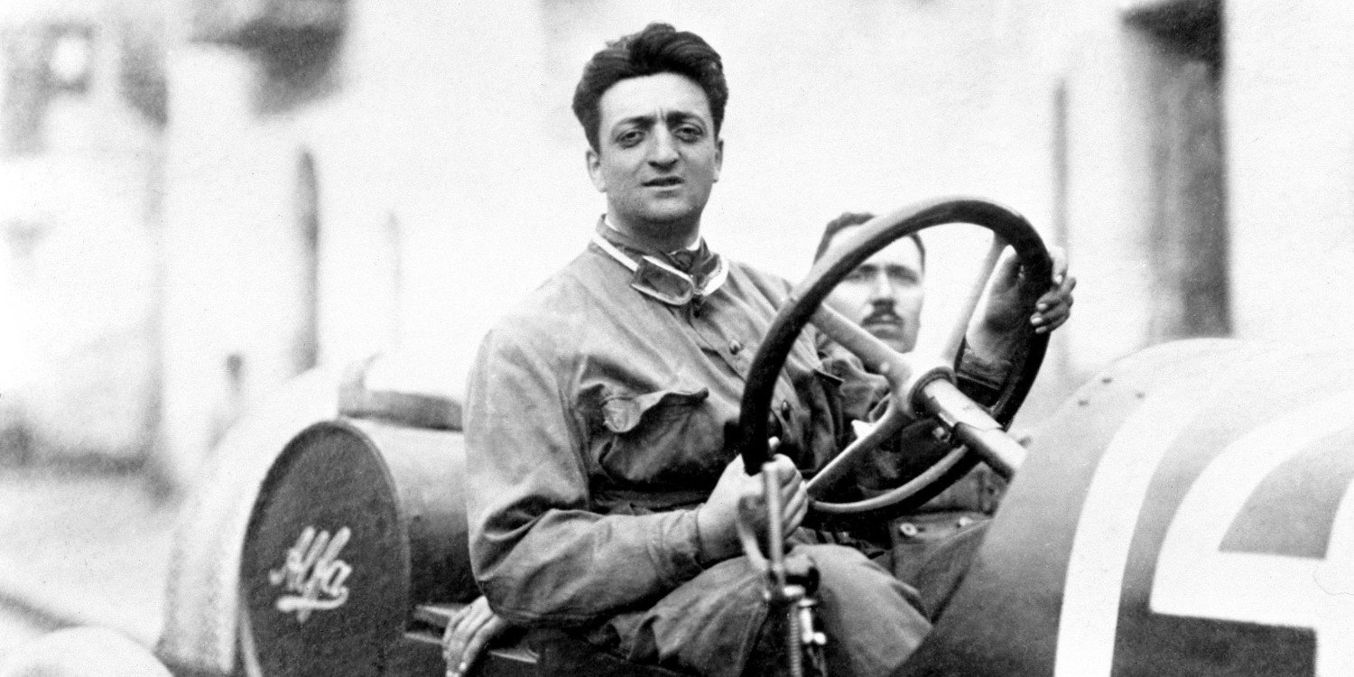 La historia de Enzo Ferrari, en una exposición fotográfica