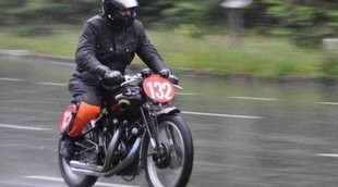Evite riesgos al conducir su motocicleta bajo la lluvia