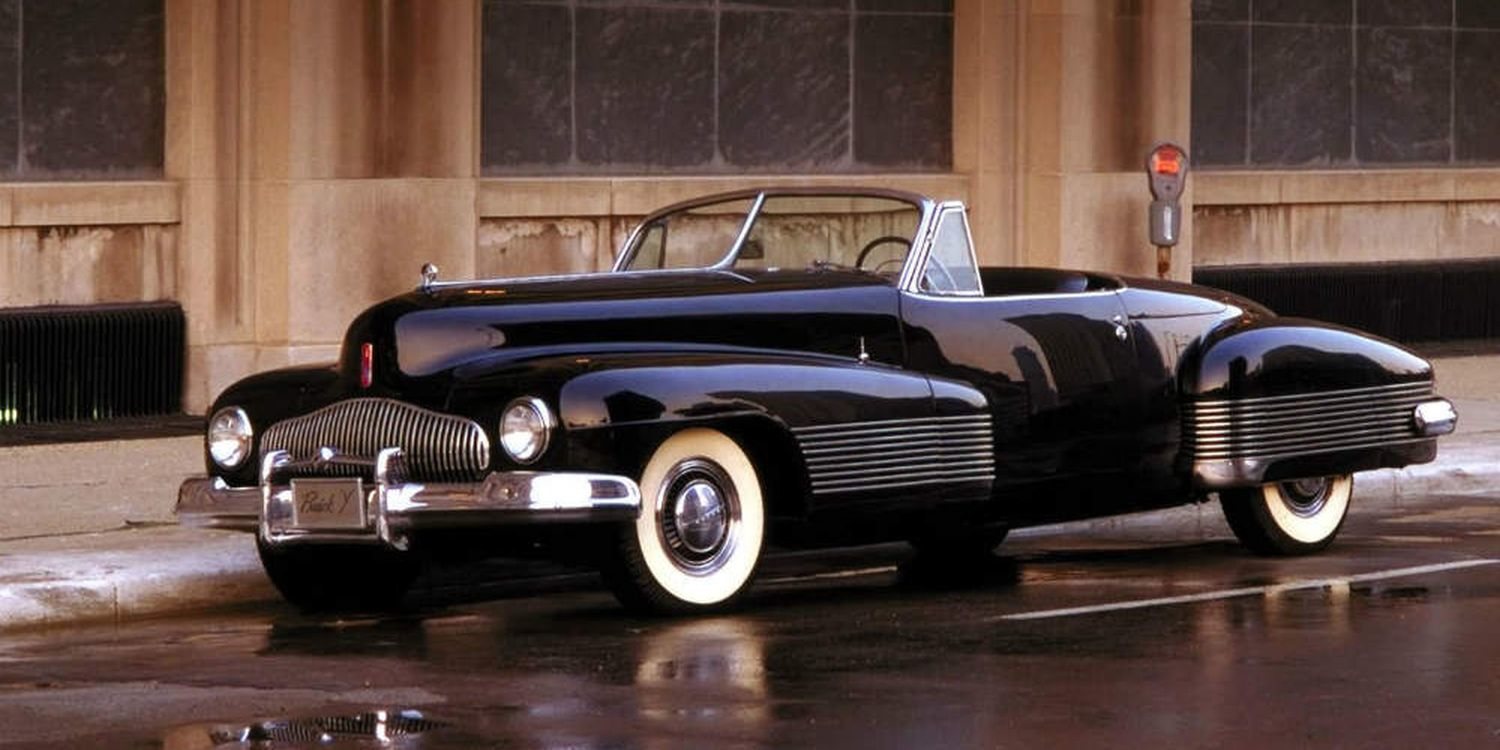 El actor Jay Leno prueba el Buick Y-Job, el primer concept car