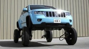 Le presento el Jeep Grand Cherokee Hum Rider que se eleva 3 metros de altura