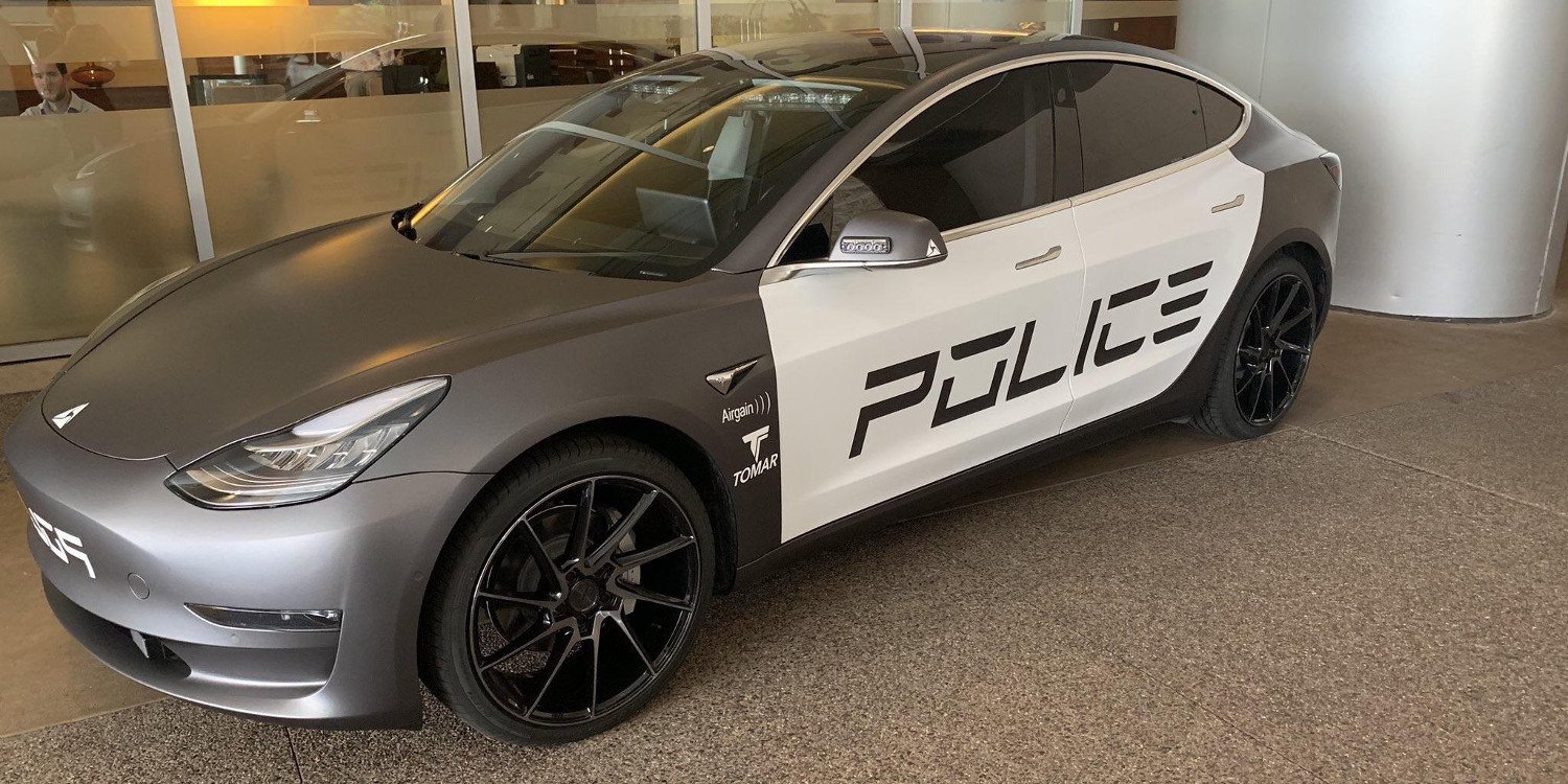 Tesla presentó un modelo 3 tipo patrulla