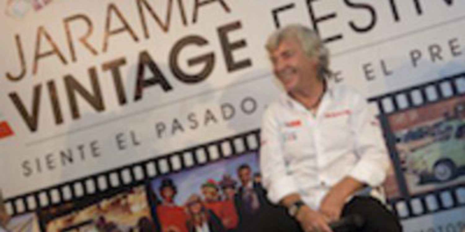 Ángel Nieto ejerce de maestro de ceremonias en la presentación del Jarama Vintage Festival 2012