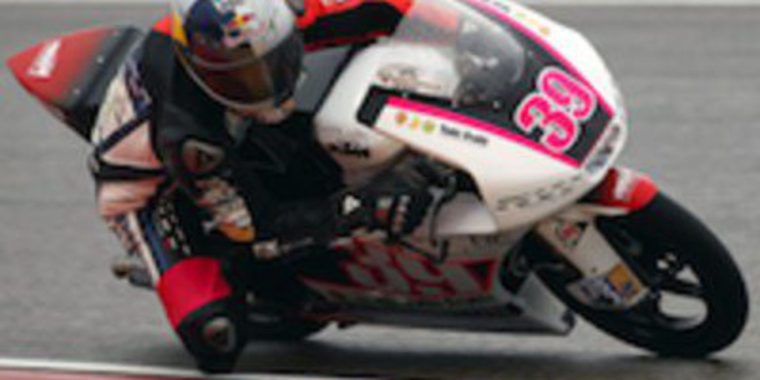 Luis Salom gana una emocionante carrera de Moto3 en Aragón