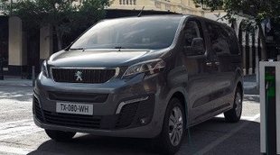 Peugeot renovó la e-Traveller 2021