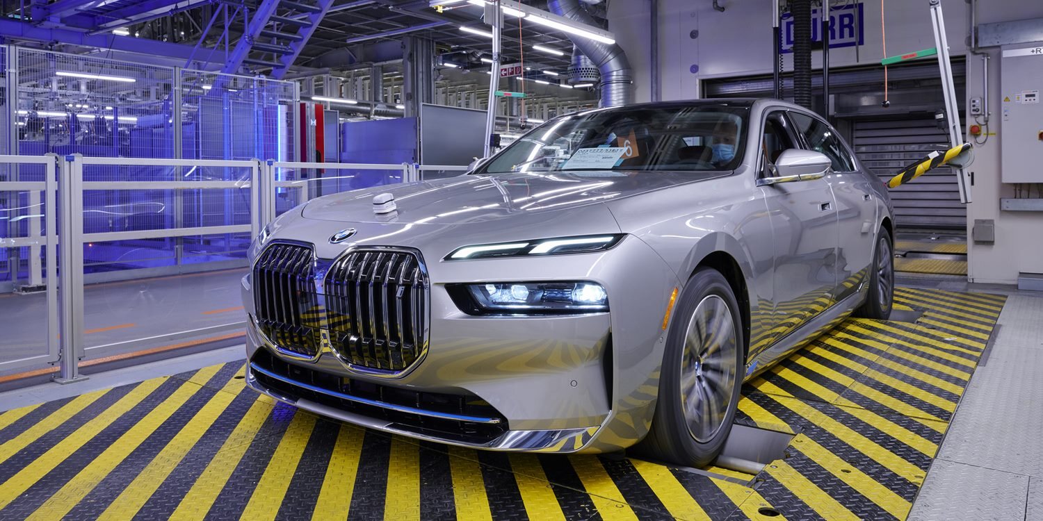 Las primeras unidades del BMW Serie 7 salen de la planta de producción