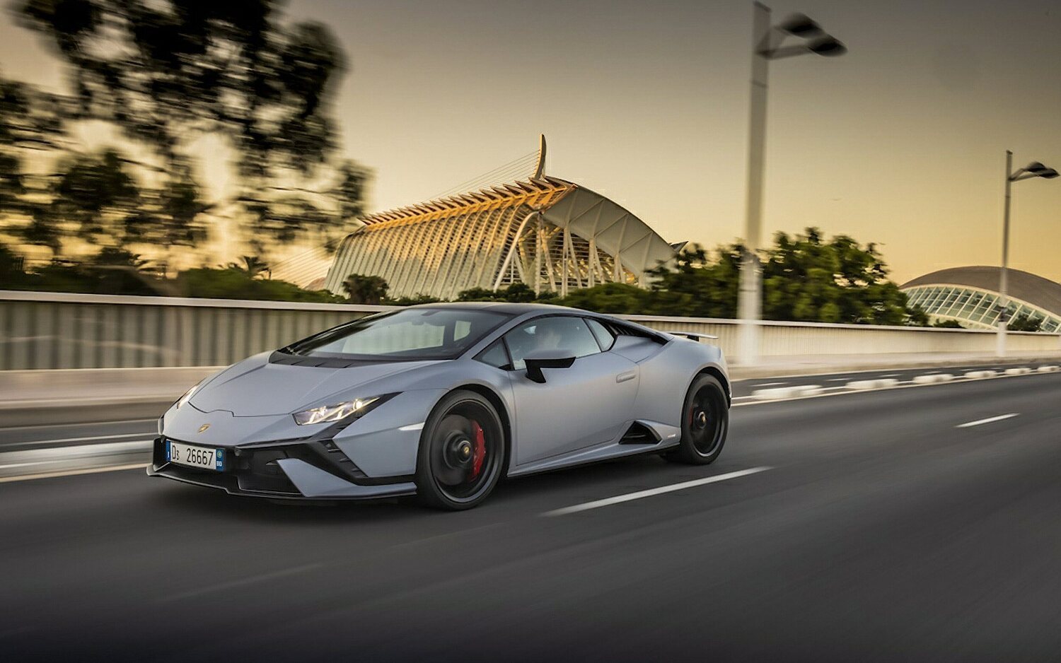 El nuevo Lamborghini Huracán Tecnica pasa la prueba en carretera y pista