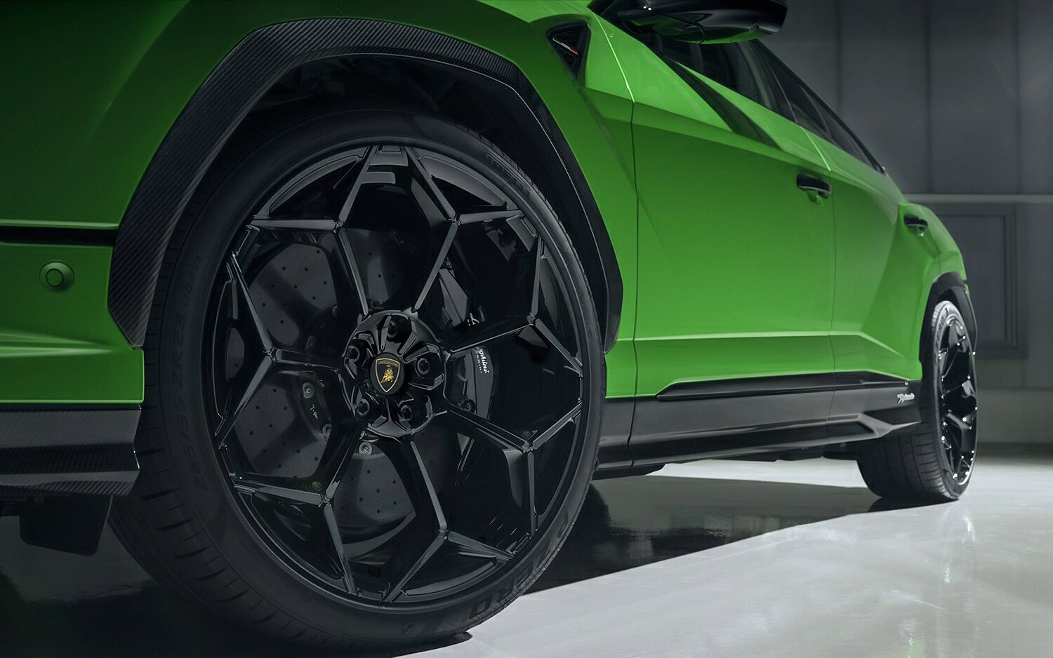 Lamborghini y Pirelli amplían su unión
