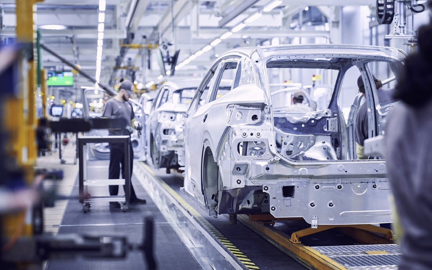 El Gobierno cede a Volkswagen y amplía la ayuda para la planta de Sagunto