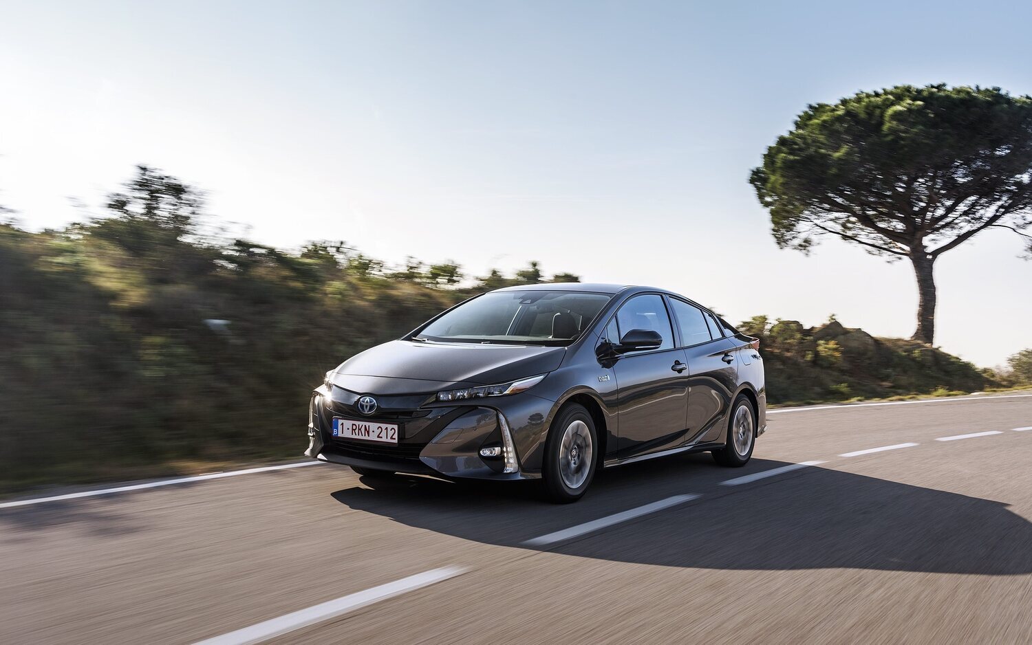 Toyota Prius llega a Europa con una versión hibrida y enchufable