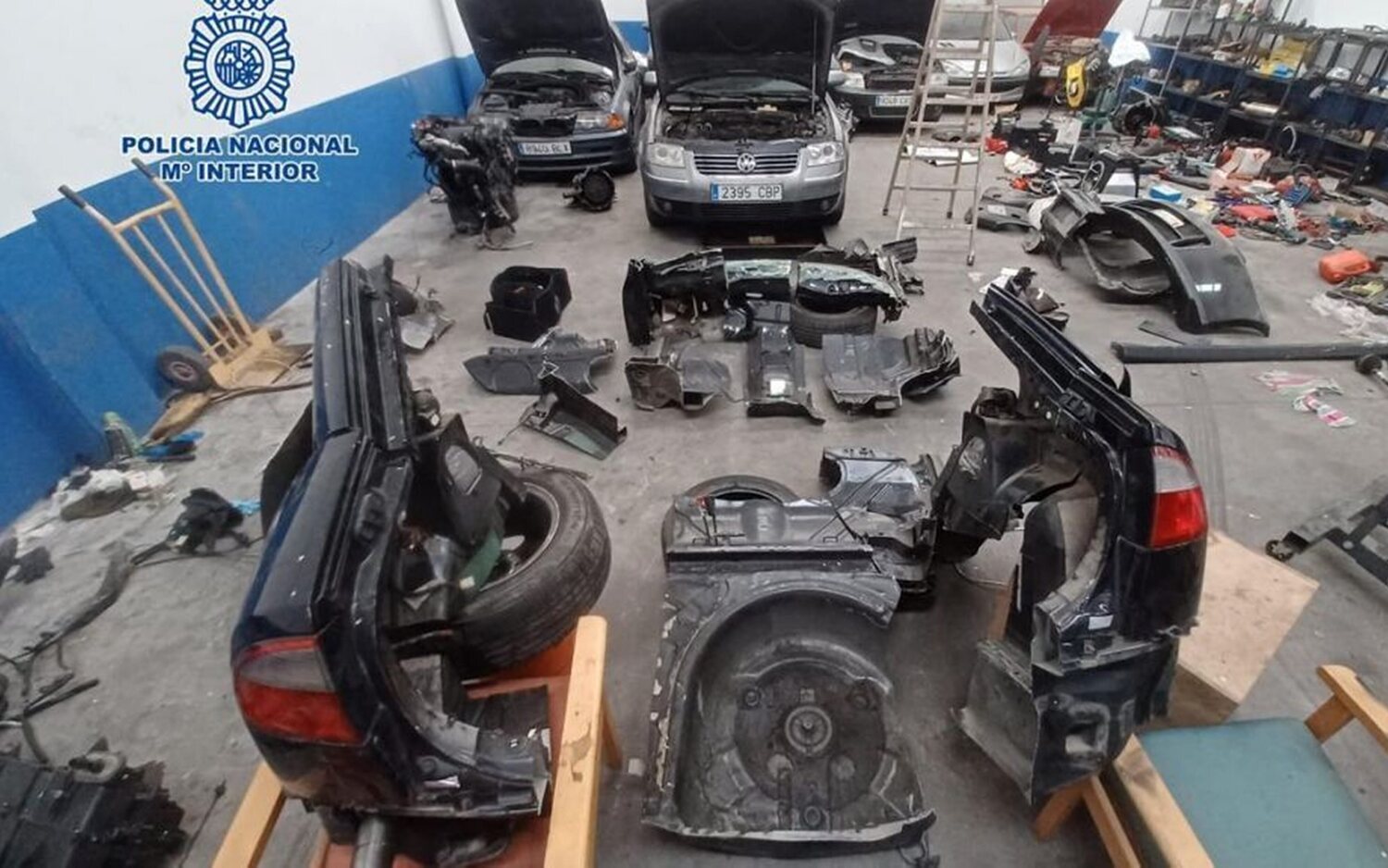 Detenidos tres españoles por robar coches y quemarlos