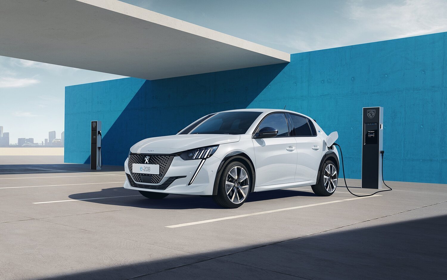 Peugeot da un paso más y adelante su nueva estrategia eléctrica