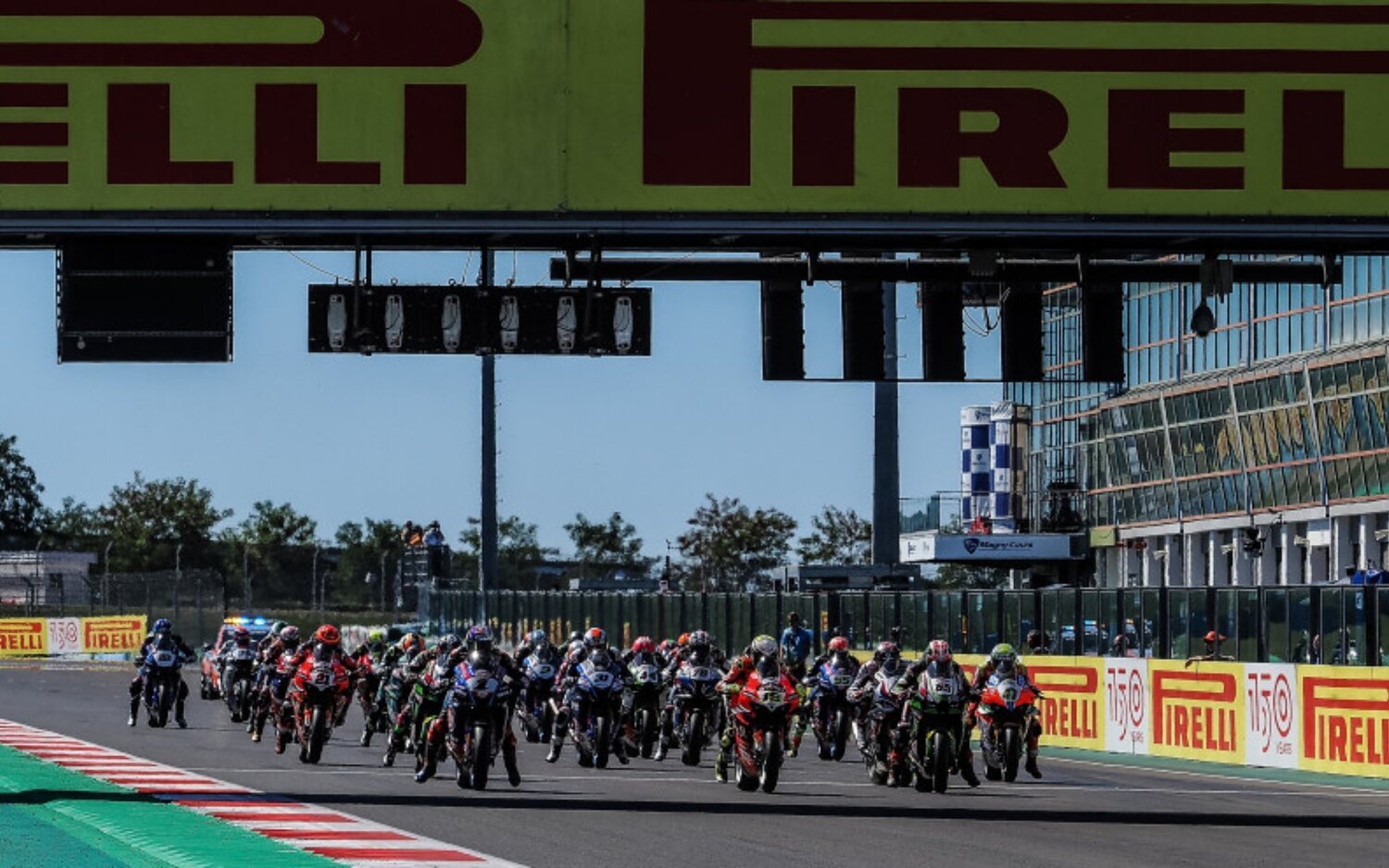 El WSBK vuelve de vacaciones: previa y horarios en Magny-Cours