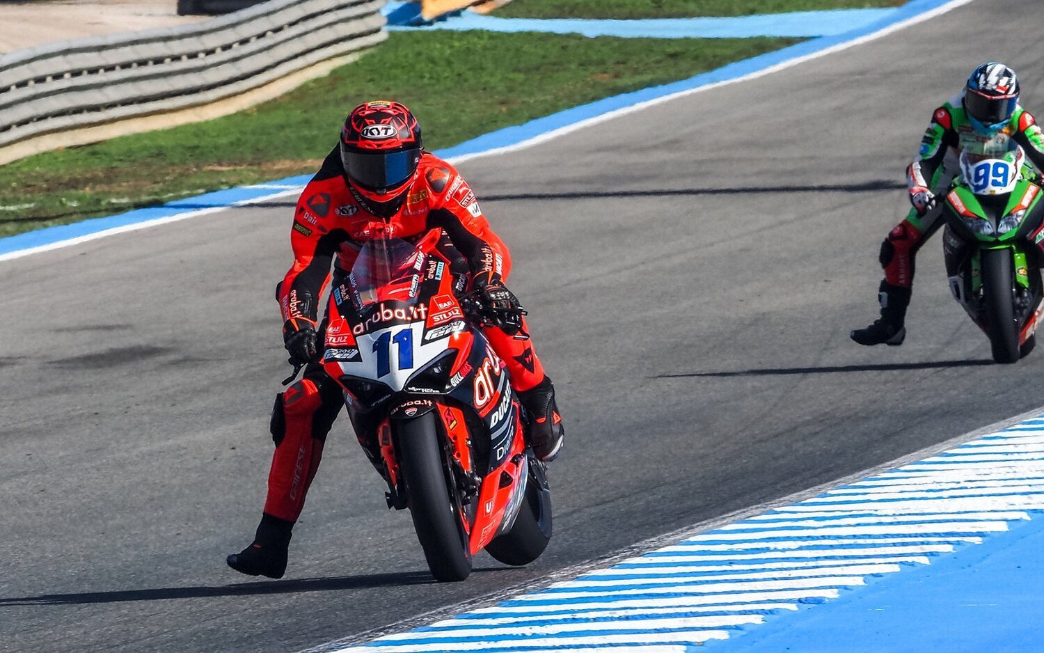 Bulega se pone al frente para cerrar el viernes en Jerez