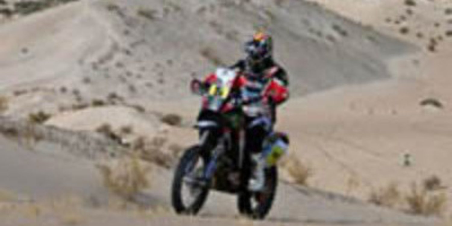 Los españoles superan el último obstáculo del Dakar 2013 en motos