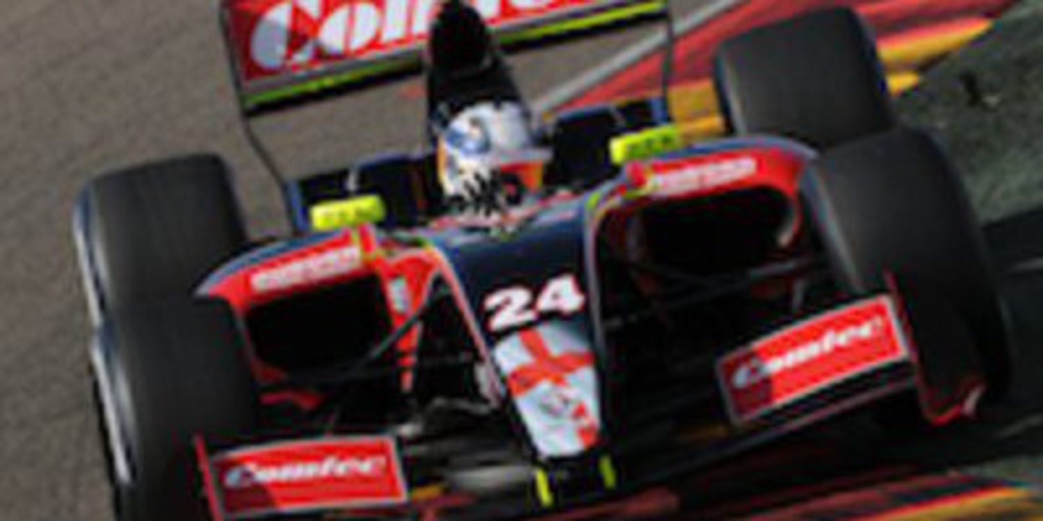 Daniil Move y Lucas Foresti en la Fórmula Renault 3.5 con Comtec
