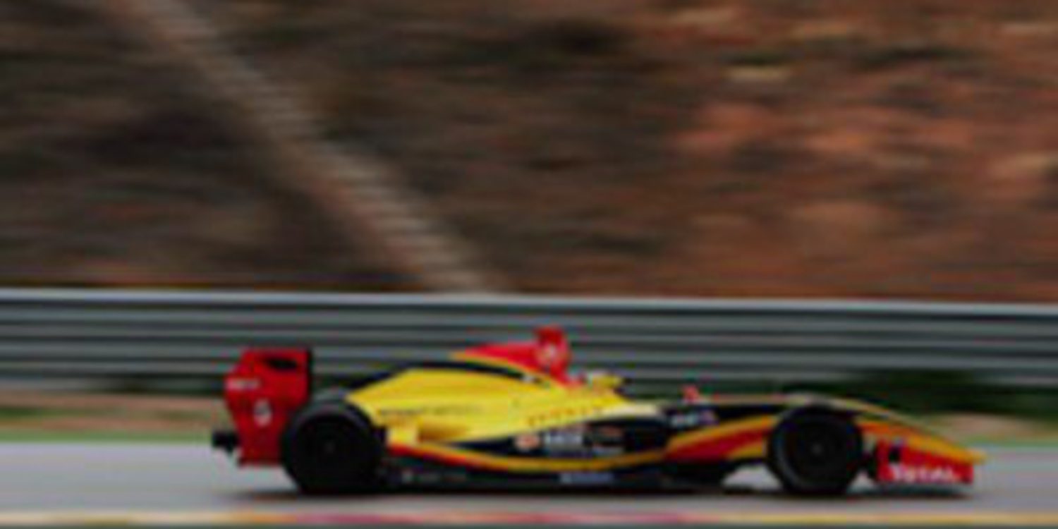 Stoffel Vandoorne comienza con buen pie su andadura en Fórmula Renault 3.5