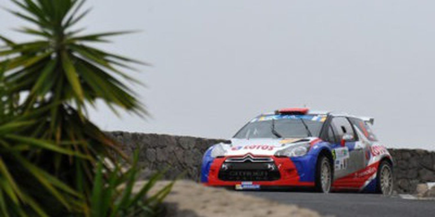 Robert Kubica regala a Jan Kopecký el Rally Islas Canarias