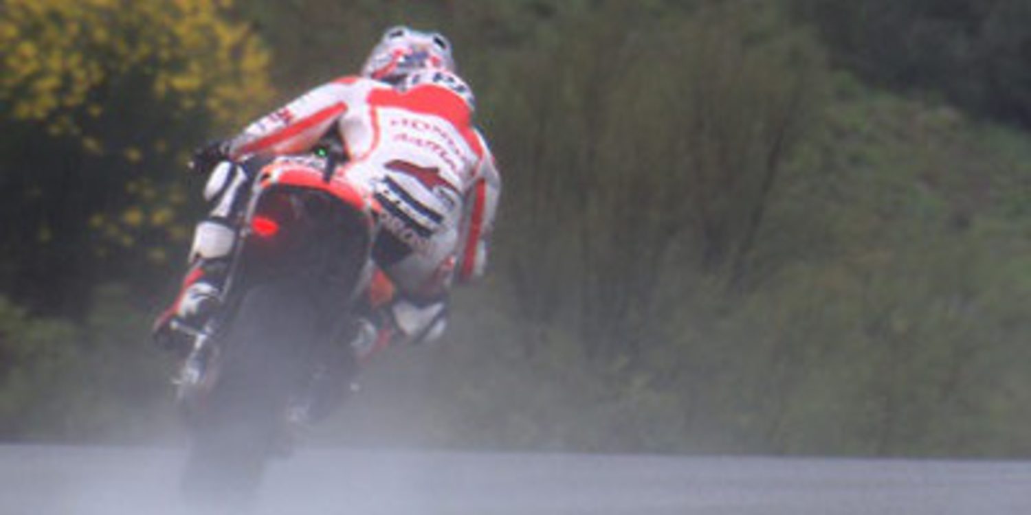 Jorge Lorenzo lidera el test MotoGP de Jerez en un arranque lluvioso
