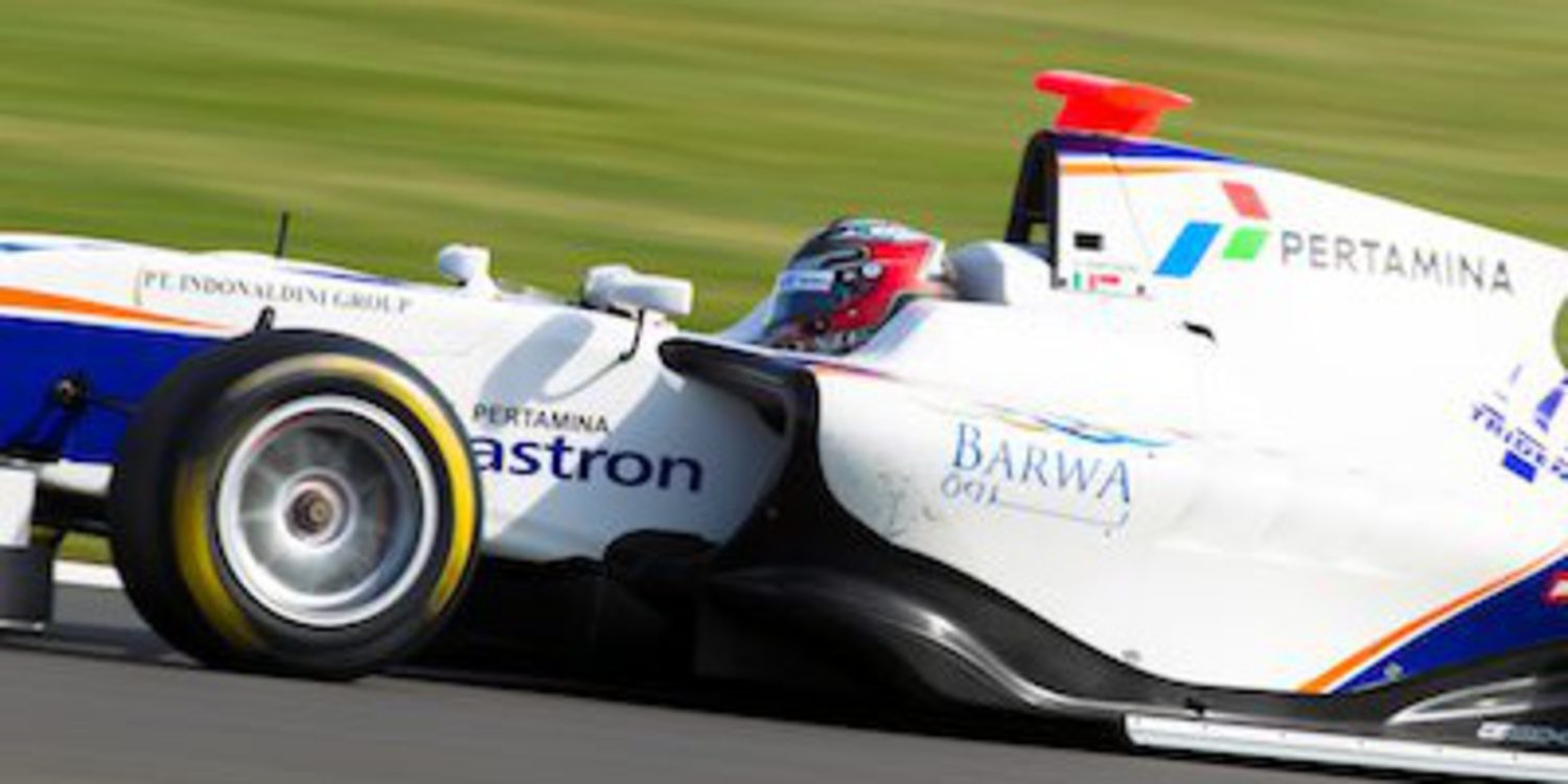 Venturini aprovecha la pole de parrilla invertida para ganar en Silverstone