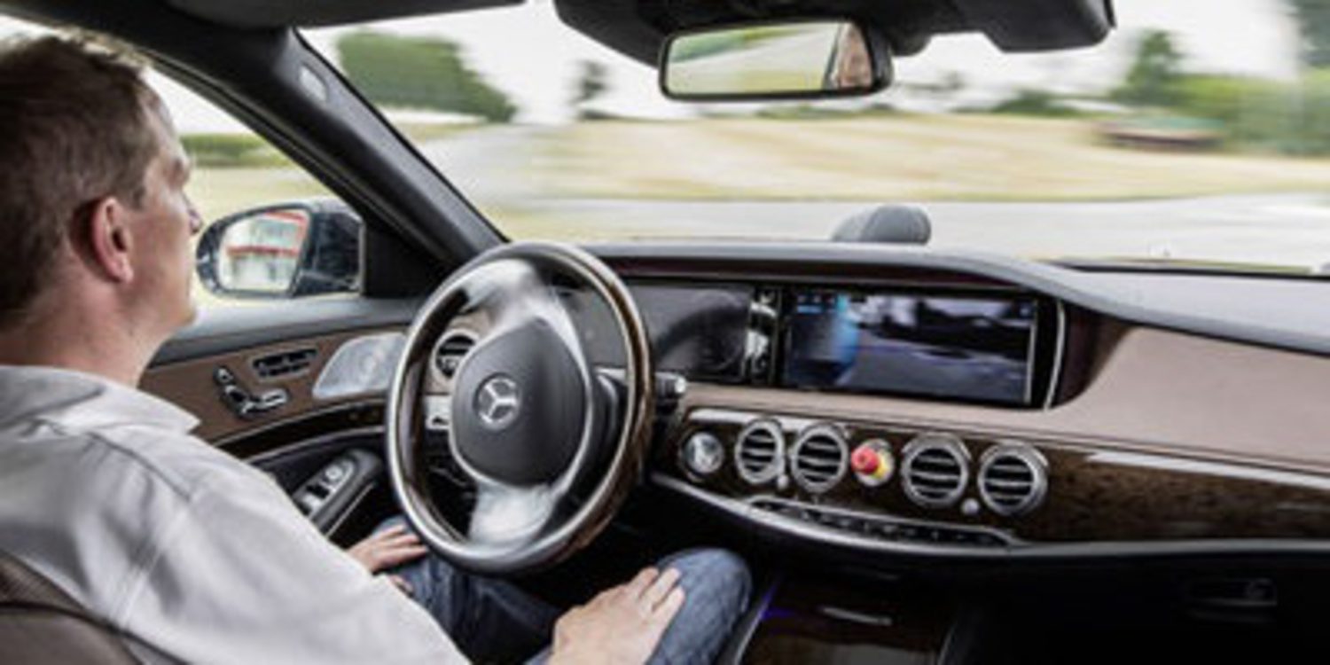 Mercedes apuesta por la conducción autónoma