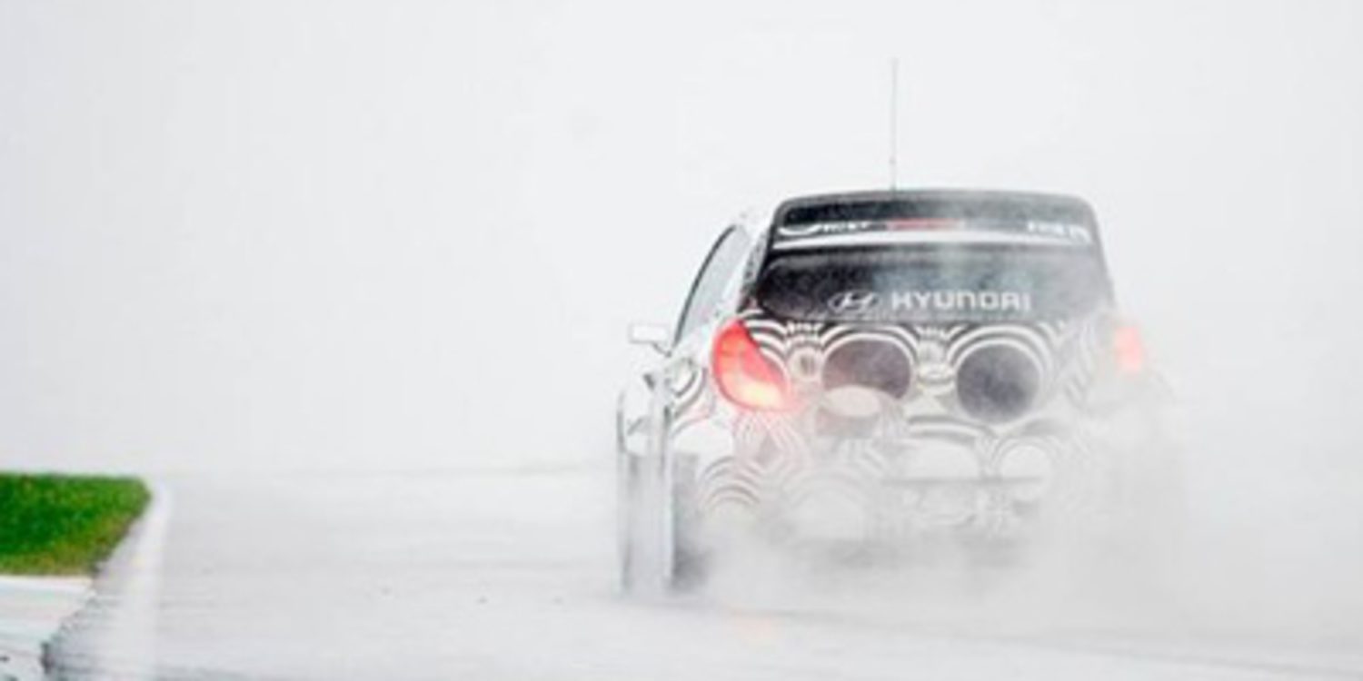 Hyundai prueba el i20 WRC en el Circuit de Chambley