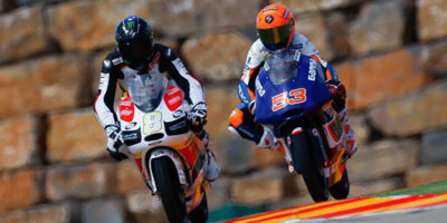 I. Viñales con pista húmeda en los FP3 Moto3 de Aragón