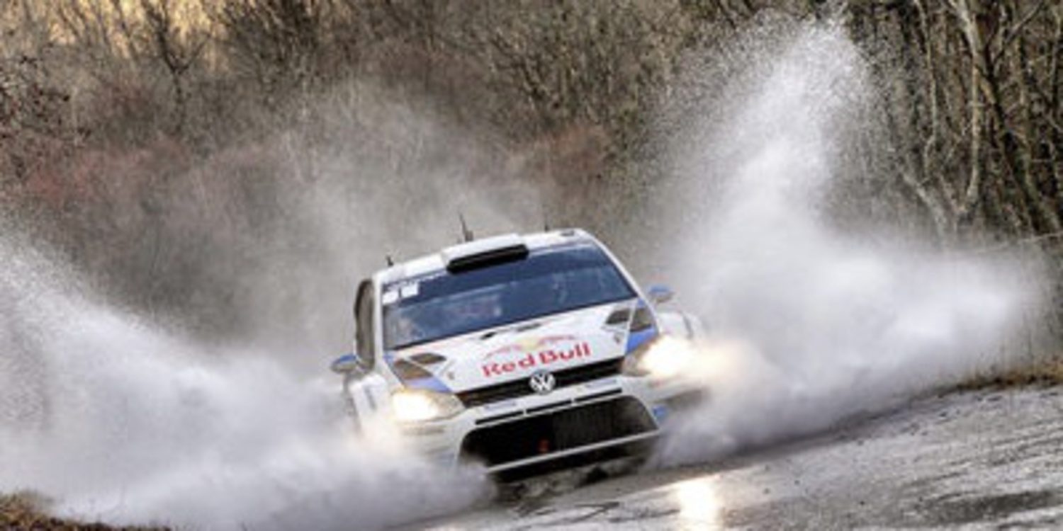 Sebastien Ogier se despide de Gap liderando el Rally de Montecarlo