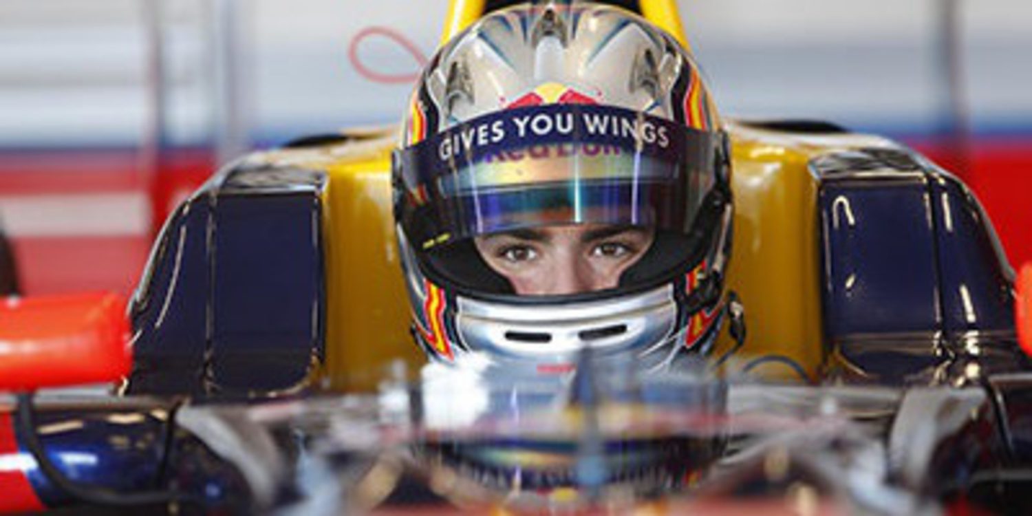 Carlos Sainz Jr. domina tras 2 días de tests en Motorland