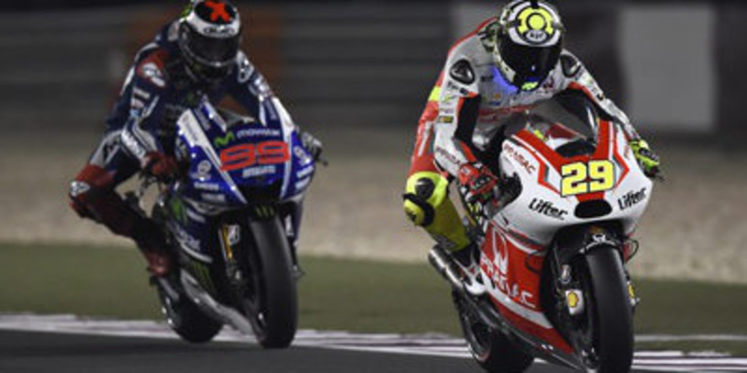 Andrea Iannone manda en el warm up de MotoGP en Doha