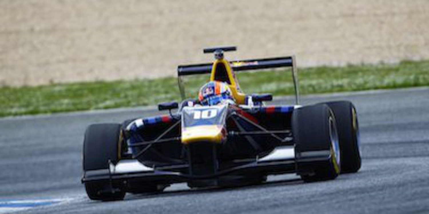Alex Lynn domina el último día de test de GP3 en Estoril