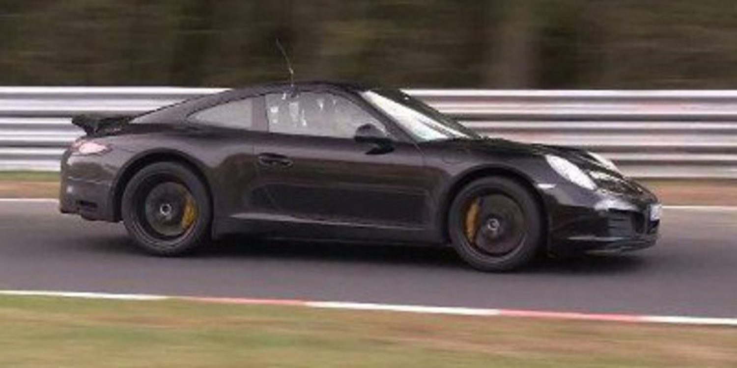 Cazada supuesta mula del Porsche 911 con 4 cilindros