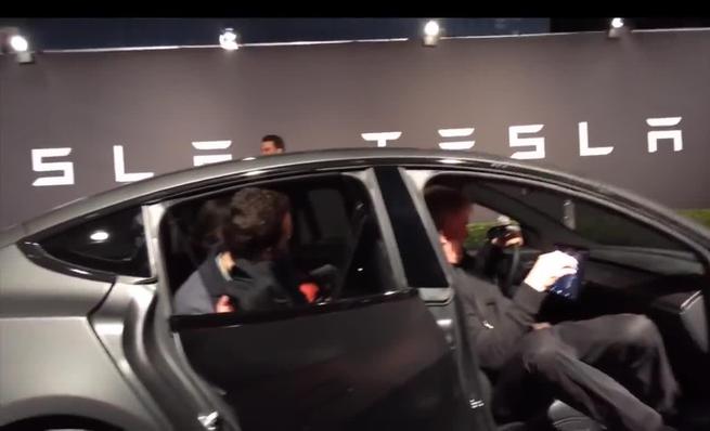 Presentación y prueba del Tesla Model 3